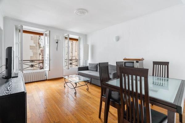 PARIS (75004) - CHARMANT T2 - 48m2 CARREZ - À RÉNOVER - TRÈS LUMINEUX - ADRESSE D'EXCEPTION DANS LE MARAIS