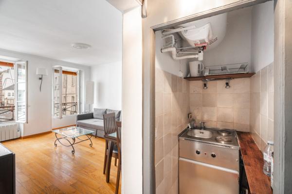 PARIS (75004) - CHARMANT T2 - 48m2 CARREZ - À RÉNOVER - TRÈS LUMINEUX - ADRESSE D'EXCEPTION DANS LE MARAIS