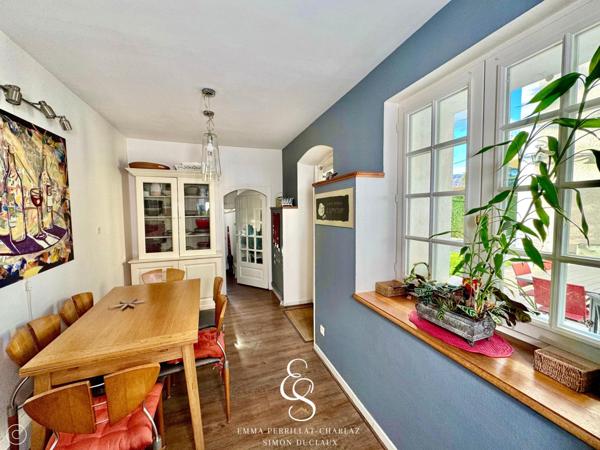 Maison de caractère au charme rare, offrant élégance, lumière et volumes généreux.