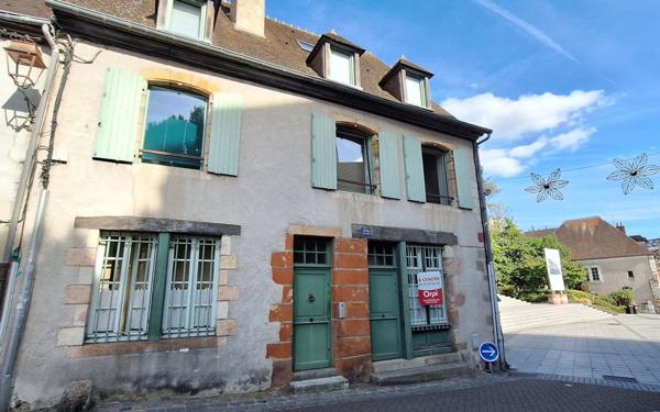 Maison à vendre    5 pièces • 264 m2 Montluçon