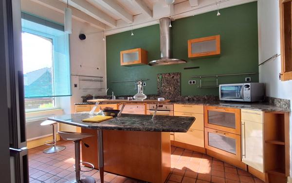 Maison à vendre    5 pièces • 264 m2 Montluçon