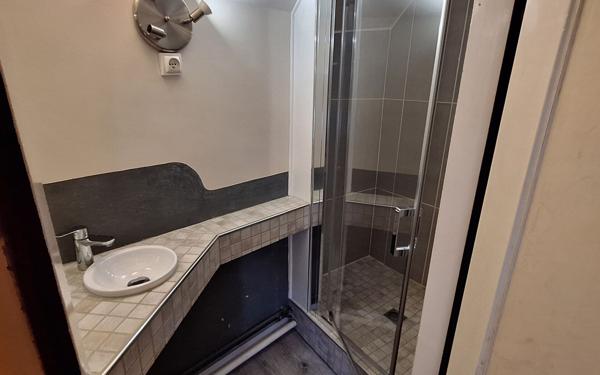 Maison à vendre    5 pièces • 264 m2 Montluçon