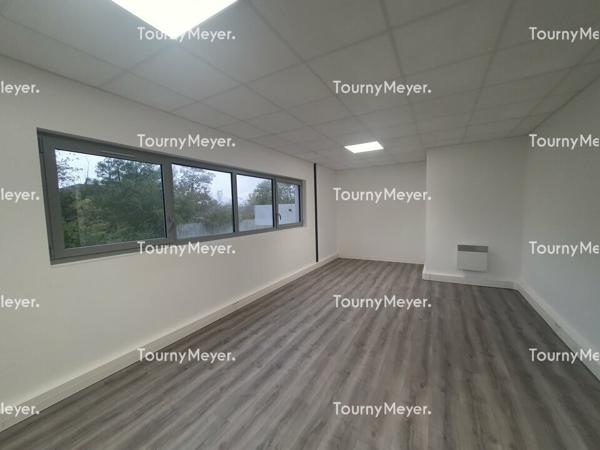 LOCAL D'ACTIVITES A LOUER - LATRESNE - 215 M²