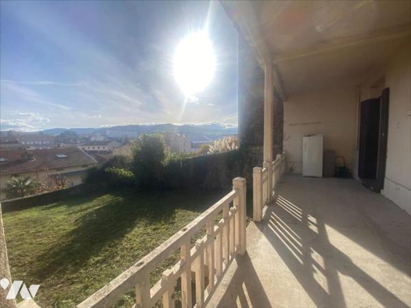 appartement rare avec jardin ET TERRASSE