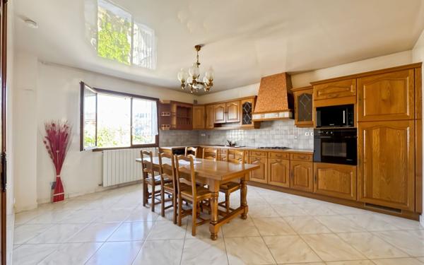 Maison à vendre    6 pièces •  Bondy