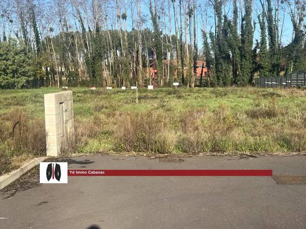 TERRAIN CONSTRUCTIBLE 730m²