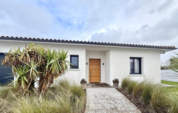 Maison neuve plain pied 6 pièces piscine