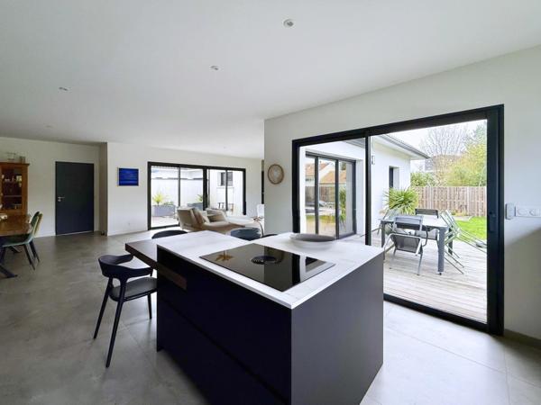 Maison neuve plain pied 6 pièces piscine