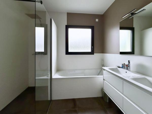 Maison neuve plain pied 6 pièces piscine