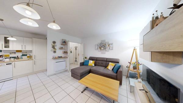 Rare sur le secteur ! Superbe F3 de 60 m² avec terrasse de 21 m² plein coeur du nouveau Coeur de ville de Vauréal.