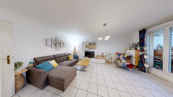 Rare sur le secteur ! Superbe F3 de 60 m² avec terrasse de 21 m² plein coeur du nouveau Coeur de ville de Vauréal.