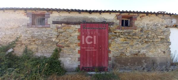 Ancienne étable à réhabiliter avec hangars sur 2 hectares de terrain
