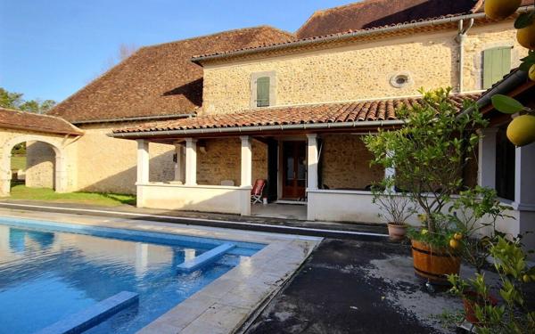 Maison à vendre    7 pièces •  Orthez