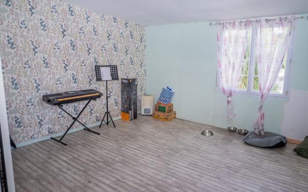 Maison à vendre    4 pièces •  Tonnay-Charente