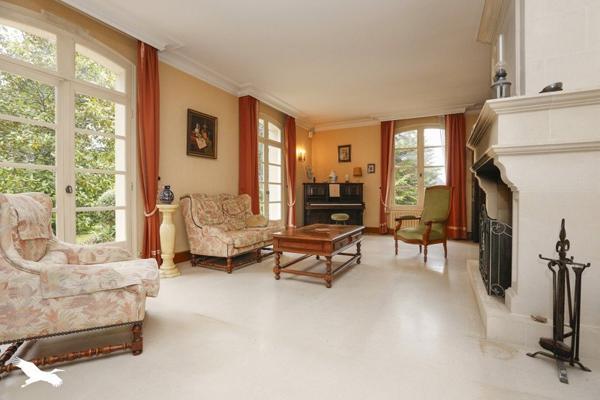 Maison à vendre |                                       Saint-Cyr-sur-Loire |                                        7 pièces  |  192 m²