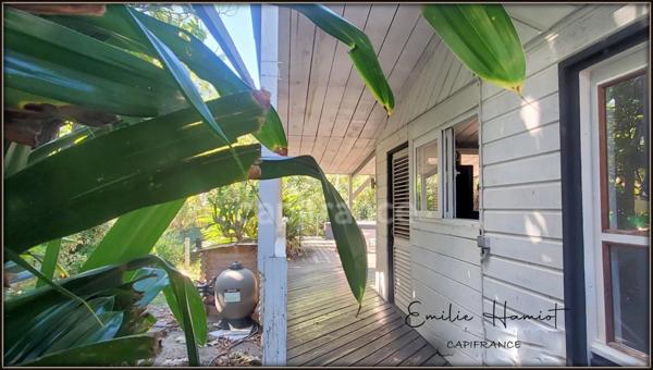 A louer - Maison de type bungalow - 3 pièces avec terrasse, bac à punch et piscine commune