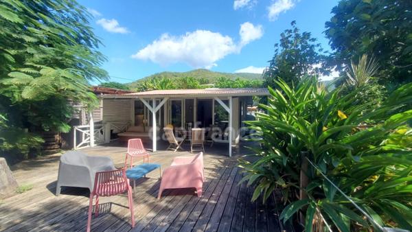 A louer - Maison de type bungalow - 3 pièces avec terrasse, bac à punch et piscine commune