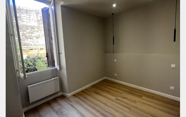 Vente Appartement P2 1 er étage rénové(e) Saint-gilles   