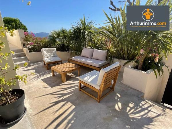 Vente                                                      Maison
                        
                     4 pièces                      107 m2                     à Santa-Maria-Siché