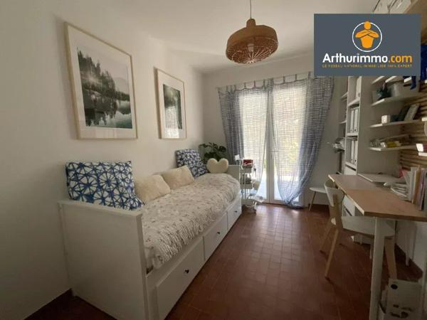 Vente                                                      Maison
                        
                     4 pièces                      107 m2                     à Santa-Maria-Siché