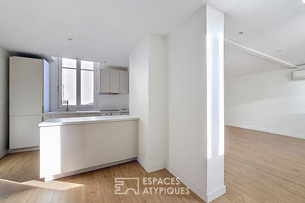 Appartement duplex rénové au dernier étage aux Chartrons