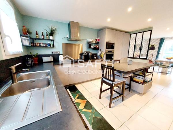 Maison d'habitation et locatif sur terrain de 2.5 ha avec étang