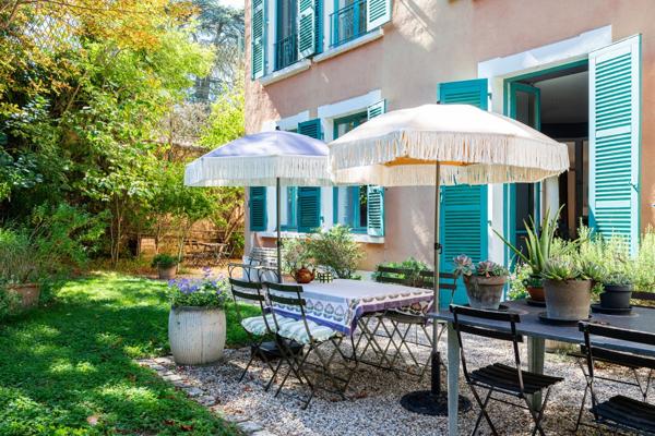 Caluire - Quai de Saône : Superbe Rez-de-jardin au coeur d'une propriété des bords de Saône