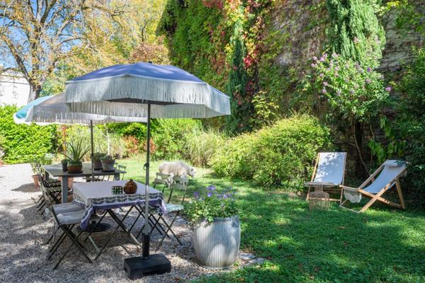 Caluire - Quai de Saône : Superbe Rez-de-jardin au coeur d'une propriété des bords de Saône