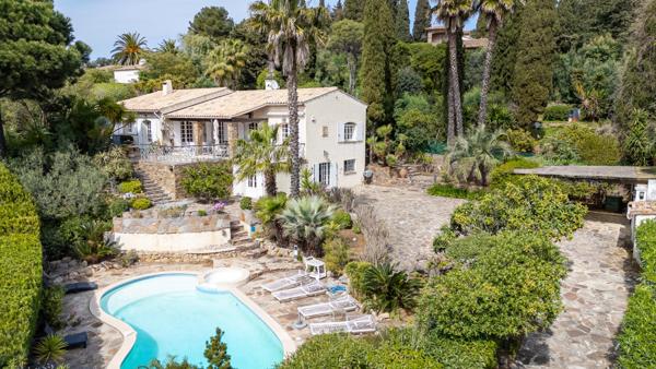 Maison à vendre  6 pièces - 183 m2 LA CROIX VALMER - 83