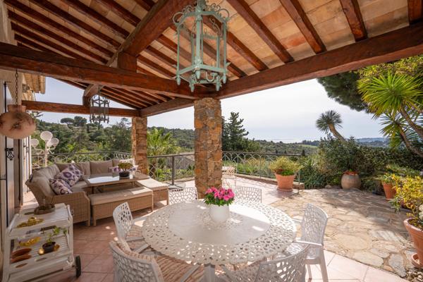 Maison à vendre  6 pièces - 183 m2 LA CROIX VALMER - 83