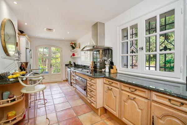 Maison à vendre  6 pièces - 183 m2 LA CROIX VALMER - 83