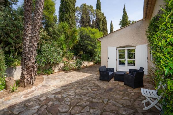 Maison à vendre  6 pièces - 183 m2 LA CROIX VALMER - 83