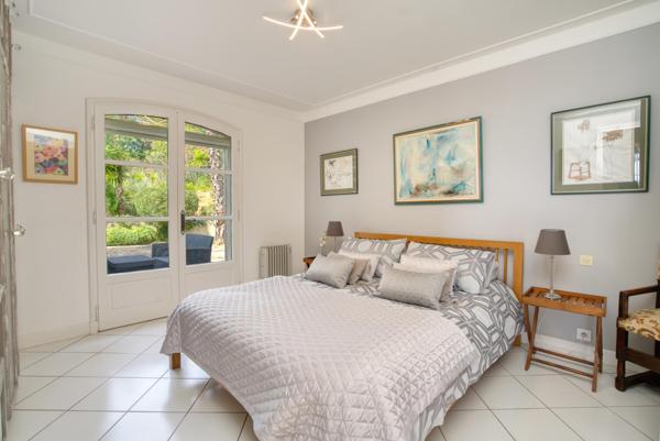 Maison à vendre  6 pièces - 183 m2 LA CROIX VALMER - 83