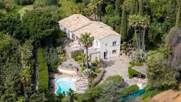 Maison à vendre  6 pièces - 183 m2 LA CROIX VALMER - 83