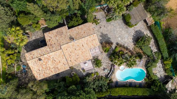 Maison à vendre  6 pièces - 183 m2 LA CROIX VALMER - 83