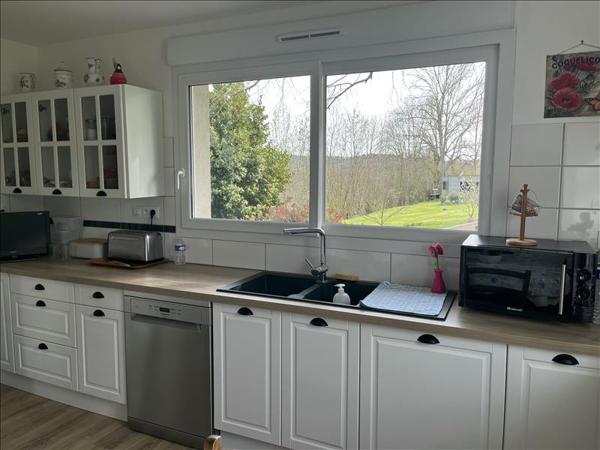 Maison à vendre |  Saint-Pardoux-la-Rivière |  5 pièces | 165 m²