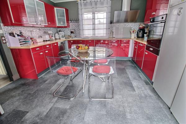 BERRY AU BAC : Maison familiale 4 chambres, dépendances, jardin - accès rapide REIMS et Autoroute A26