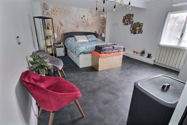 BERRY AU BAC : Maison familiale 4 chambres, dépendances, jardin - accès rapide REIMS et Autoroute A26