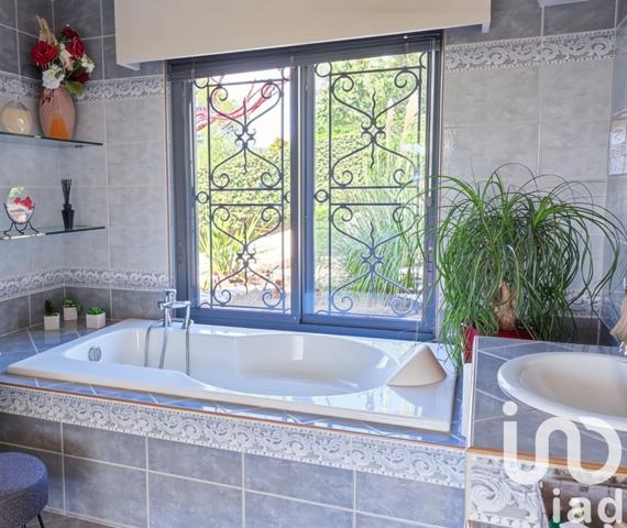 Maison à vendre 4 pièces 146 m² Saint-Raphaël