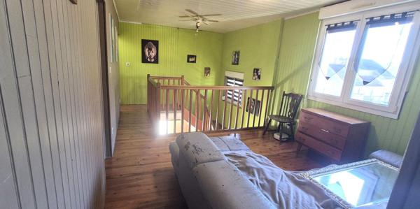 Belle Maison Individuelle en Pierre ou de Caractère de 131 m² à Remettre à votre Goût avec sa Cour sécurisée de 100 m², Terrasse de 28 m², Sas d'entrée, Sous-sol complet de 73 m² avec Buanderie, Atelier, Cave, Chaufferie PAC Air-Air, Climatisation, Pannea