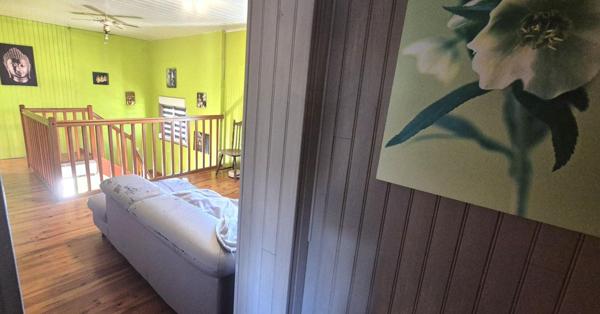 Belle Maison Individuelle en Pierre ou de Caractère de 131 m² à Remettre à votre Goût avec sa Cour sécurisée de 100 m², Terrasse de 28 m², Sas d'entrée, Sous-sol complet de 73 m² avec Buanderie, Atelier, Cave, Chaufferie PAC Air-Air, Climatisation, Pannea