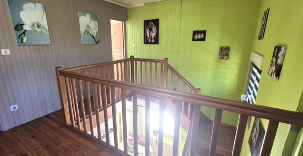 Belle Maison Individuelle en Pierre ou de Caractère de 131 m² à Remettre à votre Goût avec sa Cour sécurisée de 100 m², Terrasse de 28 m², Sas d'entrée, Sous-sol complet de 73 m² avec Buanderie, Atelier, Cave, Chaufferie PAC Air-Air, Climatisation, Pannea