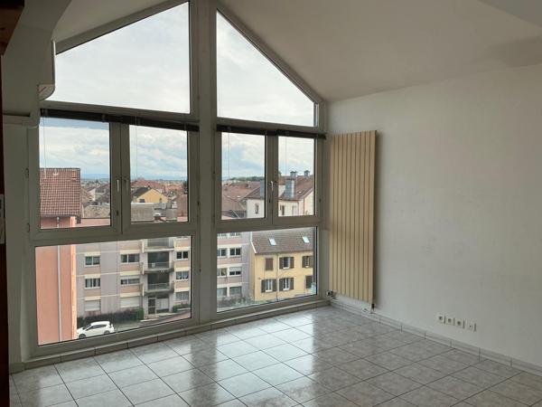 Appartement 65 M2, T3, avec 2 balcons 1 garage, 1 box