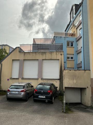 Appartement 65 M2, T3, avec 2 balcons 1 garage, 1 box