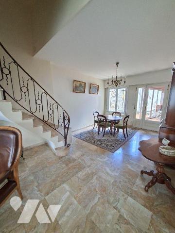 HOPITAL - MONTOISE - RUE CALME 
Maison 150m² comprenant entrée, salon-séjour avec cheminée et ...