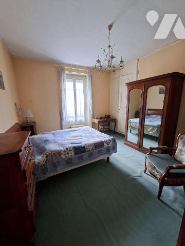 HOPITAL - MONTOISE - RUE CALME 
Maison 150m² comprenant entrée, salon-séjour avec cheminée et ...