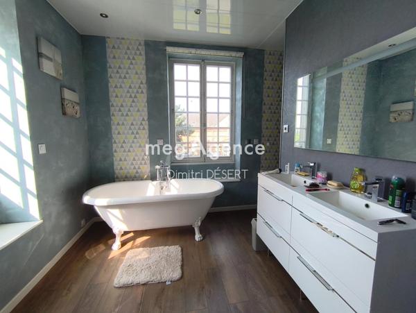 Maison à ATHIS-VAL DE ROUVRE, 61430 - 10 pièces 231m²