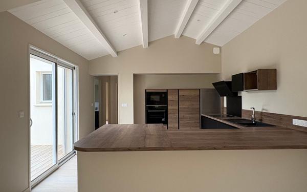 Maison à vendre    4 pièces •  La Rochelle