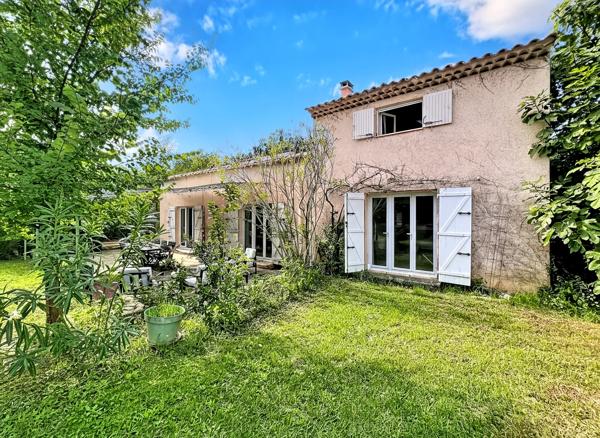 A Vendre au Coeur du Montaiguet maison de 4 chambres sur un terrain de 1800m² au calme absolu