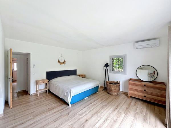 A Vendre au Coeur du Montaiguet maison de 4 chambres sur un terrain de 1800m² au calme absolu